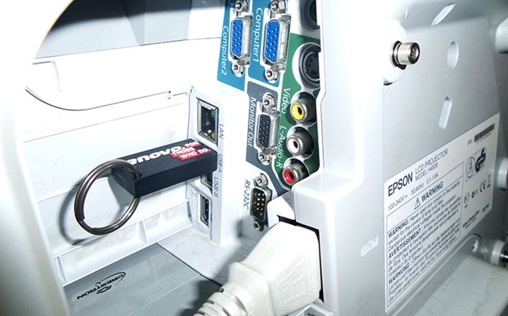 Isprobali-smo-Epson-EB485Wi-projektor-(9).jpg